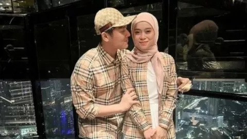 Dapat THR Ratusan Juta dari Pemilik PS Store, Rizky Billar-Lesti Kejora Pamer di Medsos - GenPI.co KALBAR