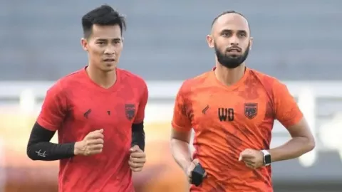 Kontrak Angga Saputro dan Hendro Siswanto Diperpanjang Borneo FC - GenPI.co KALBAR