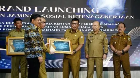 Lindungi Pekerja Rentan, Kayong Utara Juara 3 Paritrana Award Kalbar - GenPI.co KALBAR