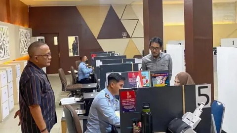 Pelayanan Paspor Merdeka, Kemenkumham Kalbar Layani 78 Pemohon - GenPI.co KALBAR