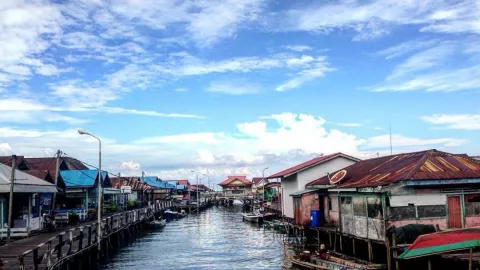Pesona Wisata Kampung Laut Bontang Kuala, Desa Nelayan di Kaltim - GenPI.co KALTIM