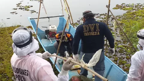 Temuan Sebuah Karung Mengambang di Danau Gegerkan Warga Samarinda - GenPI.co KALTIM