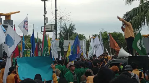 Gelombang Demonstrasi Juga Terjadi di Kaltim, DPRD Dikepung - GenPI.co KALTIM