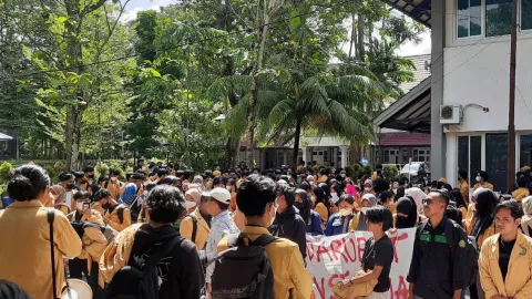 Dosen di Unmul Diduga Lecehkan 3 Mahasiswi, Rektorat Digeruduk - GenPI.co KALTIM