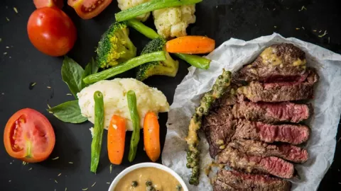 Tips Memasak Steak agar Daging Empuk, Rasa Lezat - GenPI.co KALTIM