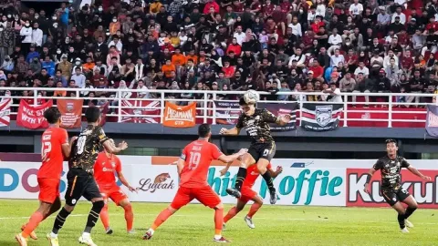 RANS Nusantara FC Dikalahkan Borneo FC, RD: Kami Marah - GenPI.co KALTIM