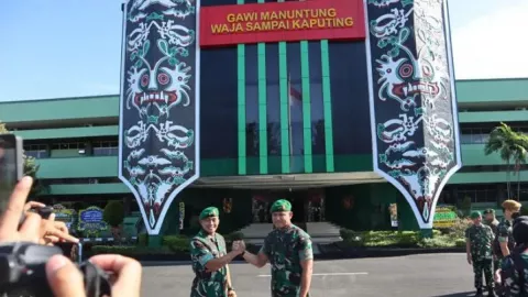 Profil Pangdam VI Mulawarman, Mantan Tameng Hidup Jokowi - GenPI.co KALTIM