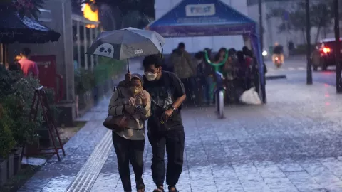 Kabar Cuaca Kaltim Hari Ini: Penajam dan Daerah Berikut Waspada Hujan Lebat - GenPI.co KALTIM
