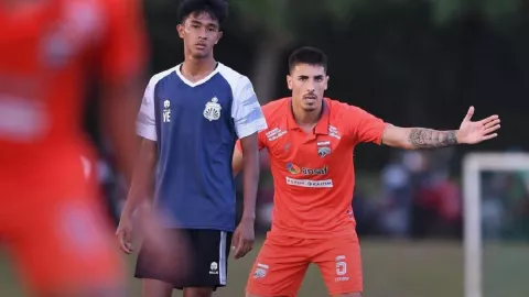Borneo FC Menang Uji Coba Lawan Bhayangkara FC, Bek Baru Asal Portugal Cetak Gol - GenPI.co KALTIM