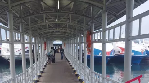 Ribuan Penumpang Kapal Rute Batam ke Dumai Diangkut 8 Kapal Cepat - GenPI.co KEPRI