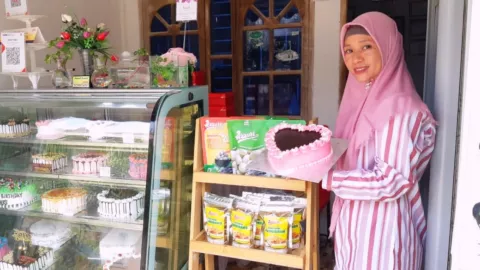 Dulu Jual Kue Keliling, Kini Omset Mariani Puluhan Juta per Bulan - GenPI.co KEPRI