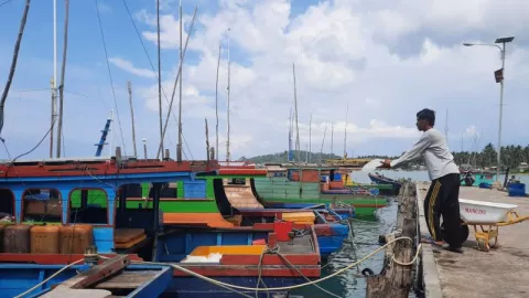 Nelayan Natuna Hari ini hingga Besok Waspada, Gelombang Capai 3,5 Meter - GenPI.co KEPRI
