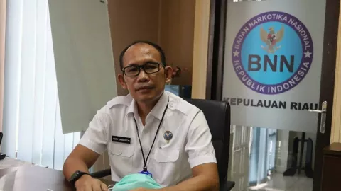 Profil Kepala BNNP Kepri Henry Parlinggoman Simanjuntak - GenPI.co KEPRI