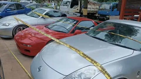 Temuan Mobil Mewah Dilimpahkan ke Bea Cukai Batam - GenPI.co KEPRI