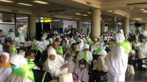 Jemaah Haji Kloter 1 Embarkasi Batam Segera Tiba di Tanah Air - GenPI.co KEPRI