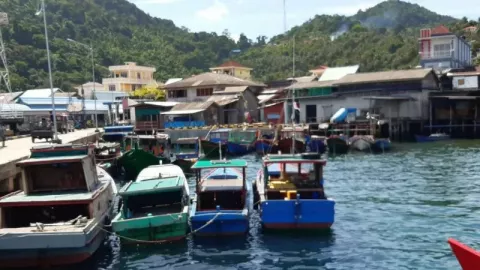 4 Wilayah di Kepri Gelombang Tinggi, Transportasi Laut Harap Siaga - GenPI.co KEPRI