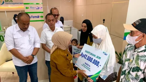BP Jamsostek Serahkan Santunan Kematian untuk Ahli Waris - GenPI.co KEPRI