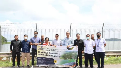 Perkembangan PLTS Terapung di Batam, Waduk Didatangi Komisi Keselamatan - GenPI.co KEPRI