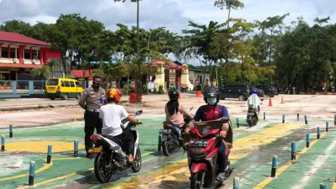 Polresta Barelang Berikan Bimbel untuk Buat SIM, Gratis! - GenPI.co KEPRI