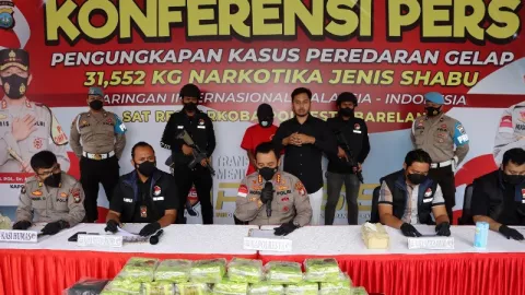 Polisi Ringkus Kurir Narkoba, Bawa 31,5 Kg Sabu dari Malaysia - GenPI.co KEPRI