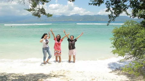 Liburan Singkat di Pulau Pesta a la Mahasiswa Super Irit - GenPI.co