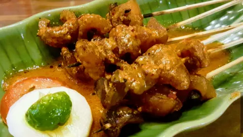 Ke Lombok? Cobain Sate Pencok kuyyy - GenPI.co