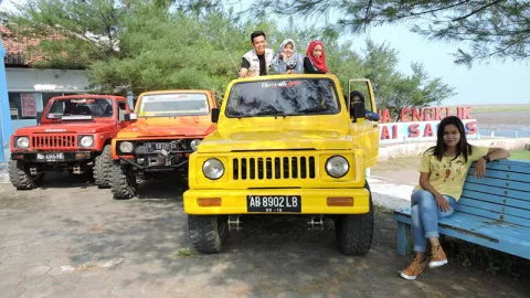 Siap-siap Jelajah Pantai Samas dengan Jeep - GenPI.co
