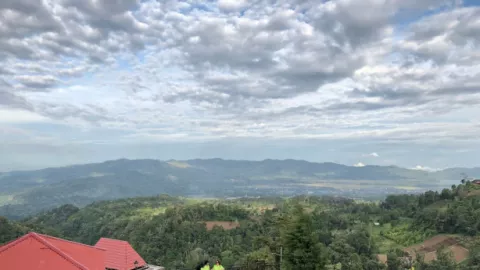 Bukit Rurukan Sajikan Pemandangan Indah Nan Sejuk - GenPI.co