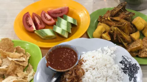 Nasi Uduk Toha Kuliner Wajib di Lampung - GenPI.co