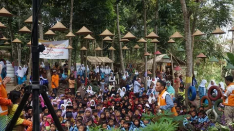 Dongeng di Pasar Pancingan, Bikin Happy Anak-Anak Lombok - GenPI.co