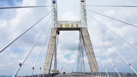 Jembatan Emas Sambut Obor Asian Para Games 2018 - GenPI.co
