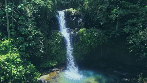 Air Terjun Kembar di Halmahera Selatan - GenPI.co