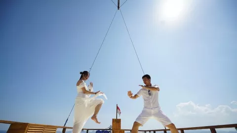 Di Labuan Bajo, Wewey Wita Liburan Sambil Foto Pre-Wedding - GenPI.co