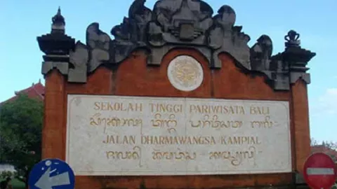 Menpar Hadiri Wisuda 606 Mahasiswa STP Bali - GenPI.co
