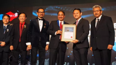 Menpar Raih AFEO Distinguished Honorary Fellow di Singapura - GenPI.co