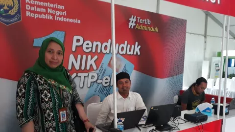 Di Pasar Rakyat Senayan Bisa Rekam Data E-KTP, Loh! - GenPI.co