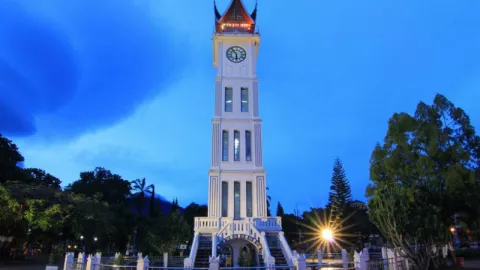 Demi Memanjakan Pengunjung, Jam Gadang Kini Tahap Renovasi - GenPI.co