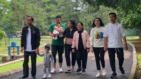 Habiskan Akhir Pekan,Keluarga Jokowi Ada di Kebun Raya Bogor - GenPI.co