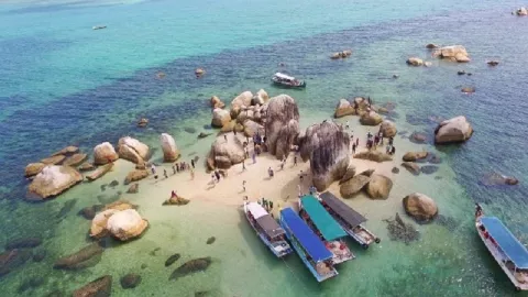 Yuk, Coba Pantai Batu Unik di Bangka Belitung - GenPI.co