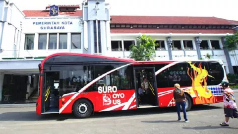 Naik Bus Wisata di Surabaya Bayar dengan Sampah Plastik - GenPI.co