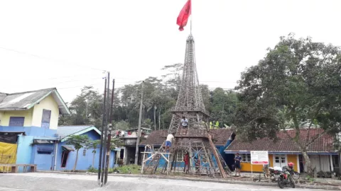 Menara Eiffel, Spot Selfie Baru di Wonosobo - GenPI.co