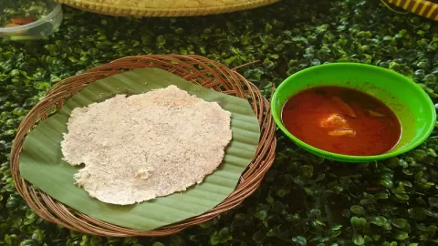 Lempeng Sagu, Pizza Melayu Terlaris di Pasar Warisan - GenPI.co