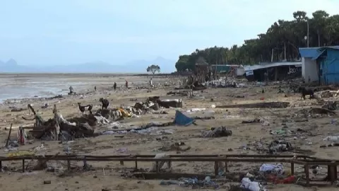 Diterjang Siklon Tropis Riley , Pantai di Kupang Ditutup Sementara - GenPI.co