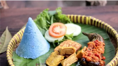 Ada Kuliner Unik Makanan Serba Biru di Kota Jogja - GenPI.co