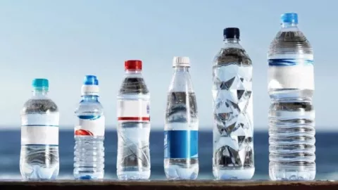 Selain Hasilkan Sampah, Konsumsi Air Mineral Tak Lantas Sehat - GenPI.co