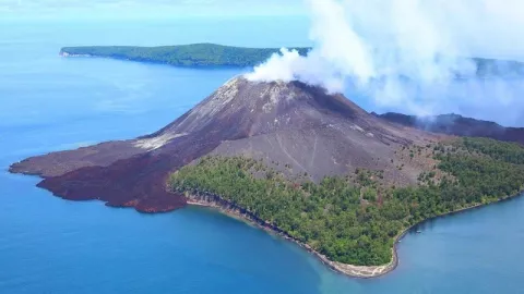 Gunung Krakatau Dinobatkan 'Volcano Cup 2018' Gunung Terbaik di Dunia - GenPI.co
