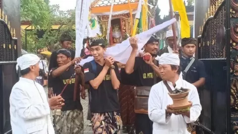 Sambut Hari Raya Nyepi, Umat Hindu di Surabaya Gelar Upacara Melasti - GenPI.co