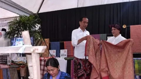 Datang ke Festival Sarung, Jokowi Ingin Menetapkan 'Hari Sarung' - GenPI.co