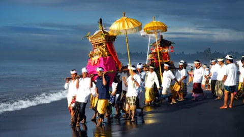 Selain Bali, Intip 5 Tradisi Unik Perayaan Nyepi di Berbagai Daerah - GenPI.co