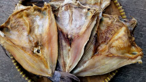 Jambal Roti si Raja Ikan Asin Khas Pangandaran - GenPI.co